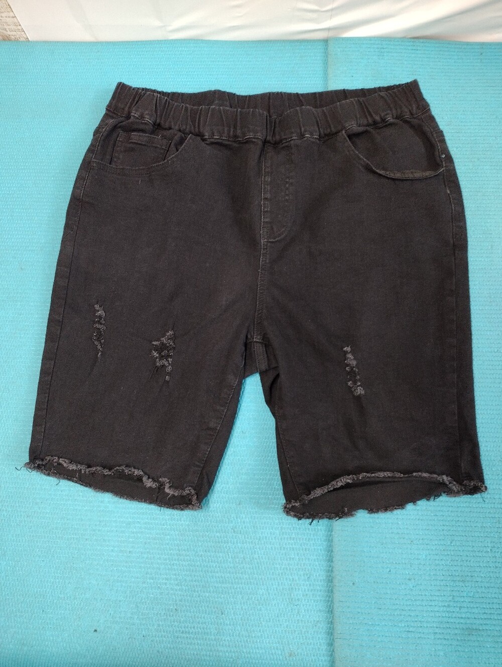 Shein Curve Women's Stretch Cut-Off Ripped Denim Shorts Black Raw Hem - 1XL